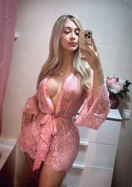 Ariel, Brazilian trans escort in Dubai — photo 6