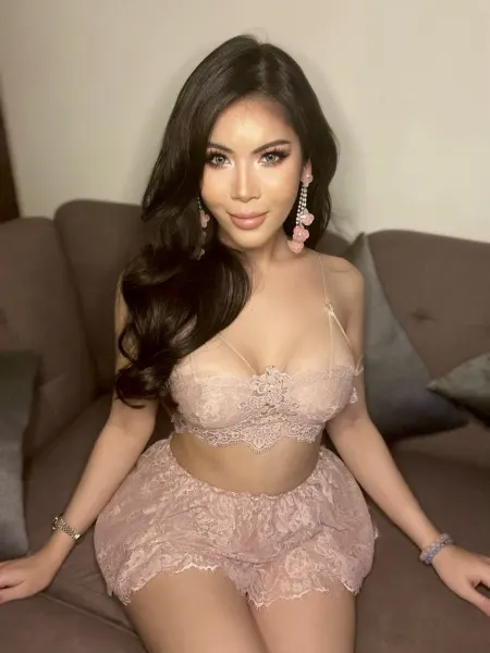 Bella, Thai trans escort in Dubai — photo 10