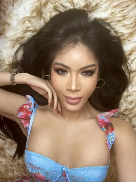 Bella, Thai trans escort in Dubai — photo 5