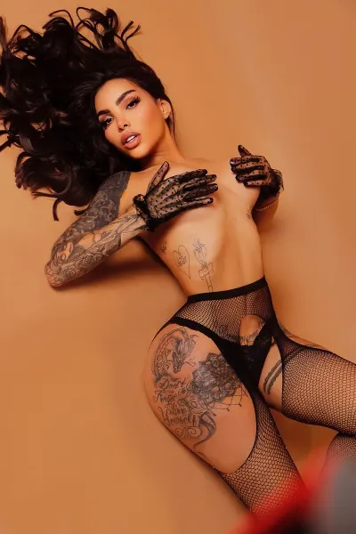 Bella, Brazilian trans escort in Dubai — photo 10