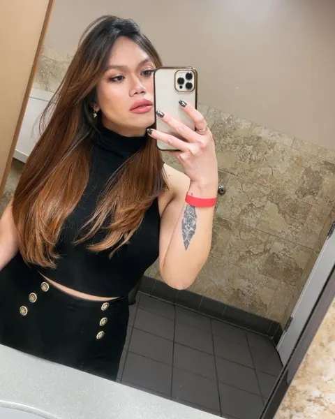 Bella, Asian trans escort in Dubai — photo 9