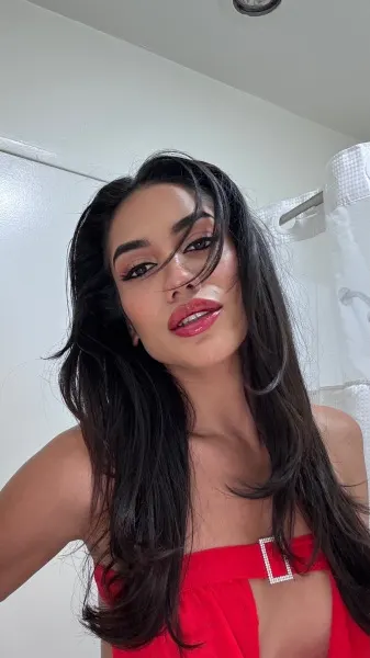 Bianca, Brazilian trans escort in Dubai โ photo 6