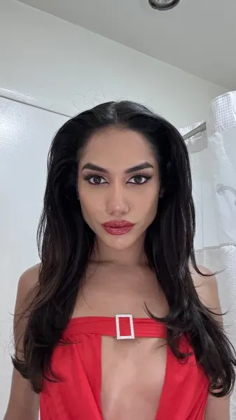 Bianca, Brazilian trans escort in Dubai โ photo 7