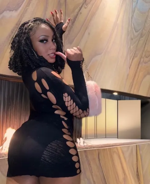 Bianca, Brazilian trans escort in Dubai โ photo 7