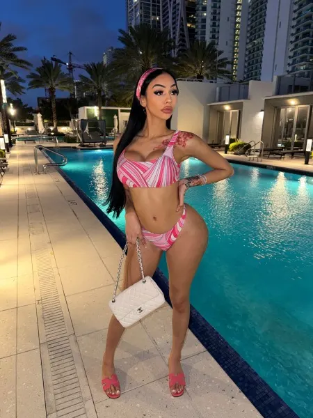 Bruna, trans escort in Dubai โ photo 15