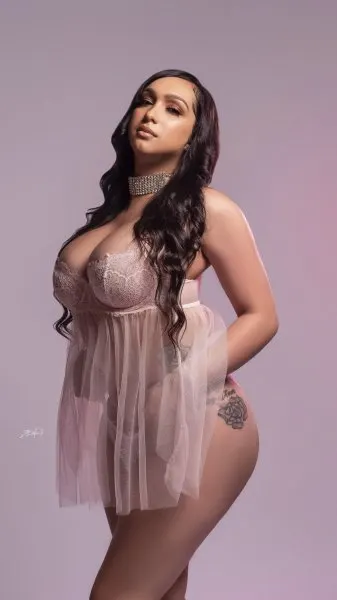 Camila, Brazilian trans escort in Dubai — photo 4
