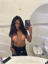 Camila, Brazilian trans escort in Dubai — photo 3