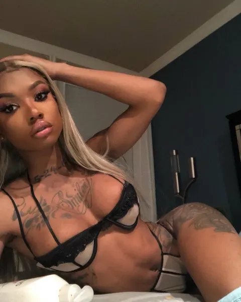 Camila, Brazilian trans escort in Dubai