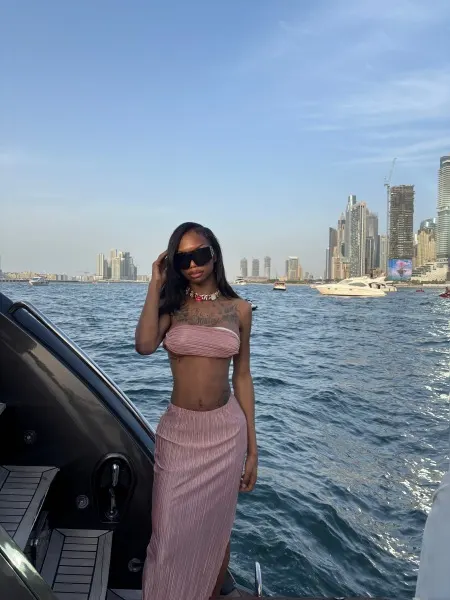 Camila, Brazilian trans escort in Dubai — photo 5
