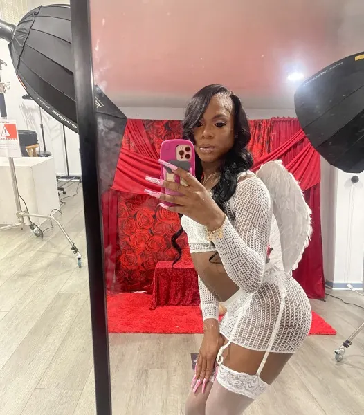 Coco, Brazilian trans escort in Dubai — photo 7