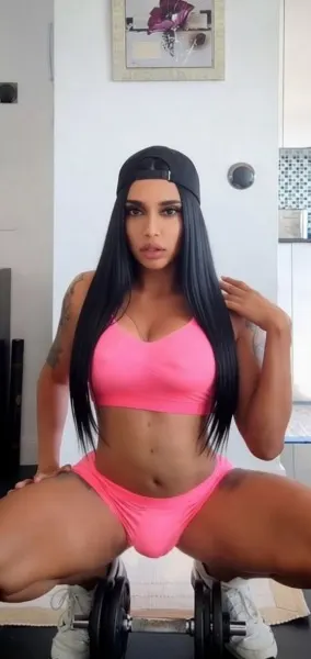 Coco, Brazilian trans escort in Dubai — photo 6