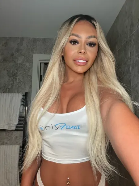 Cris, Russian trans escort in Dubai — photo 7