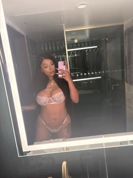 Daniela, trans escort in Dubai — photo 3