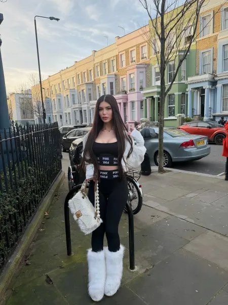 Daniela, trans escort in Dubai โ photo 4