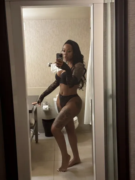 Emanuelly, Brazilian trans escort in Dubai — photo 11
