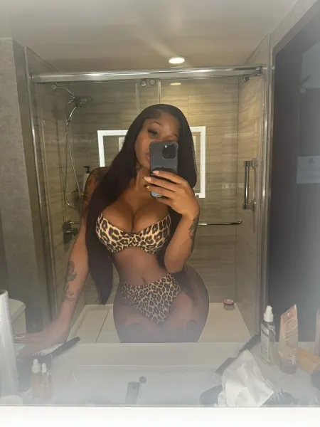 Emanuelly, Brazilian trans escort in Dubai — photo 16