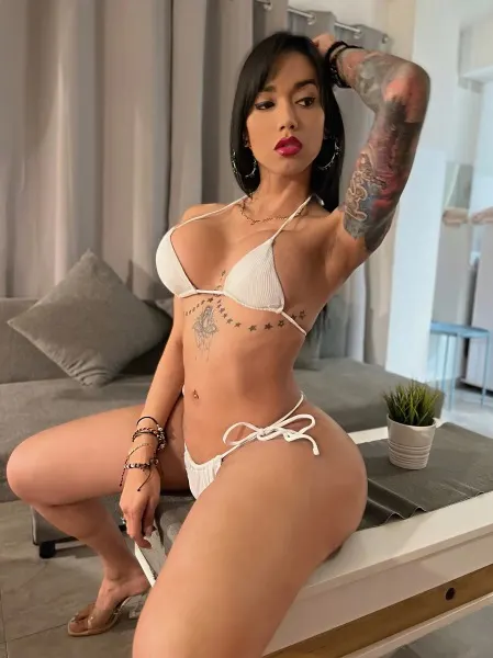 Estrella, Brazilian trans escort in Dubai — photo 5