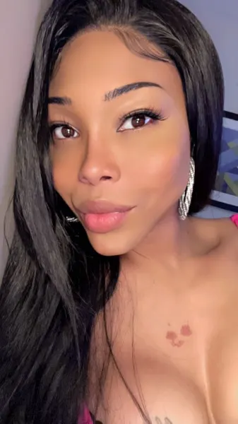 Fernanda, Asian trans escort in Dubai — photo 12