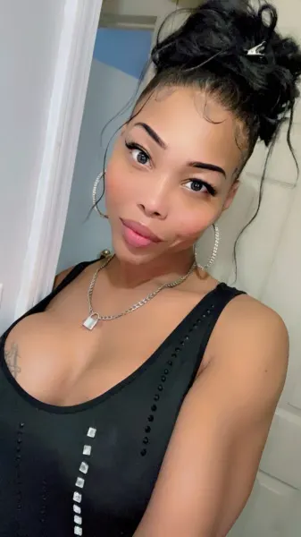 Fernanda, Asian trans escort in Dubai — photo 6