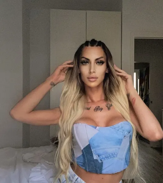 Gia, Brazilian trans escort in Dubai — photo 15