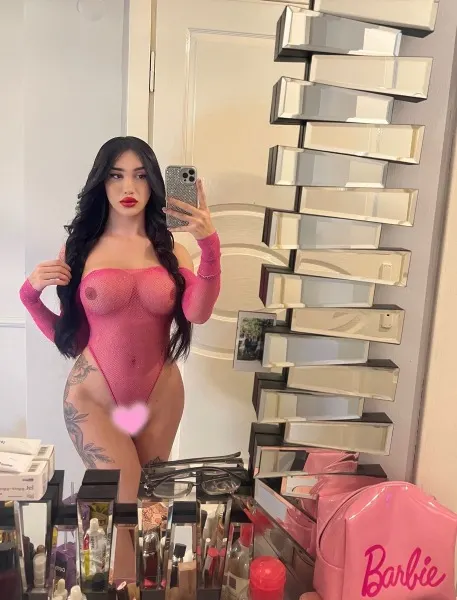 Gia, Brazilian trans escort in Dubai — photo 10