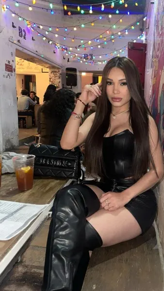 Giovana, Brazilian trans escort in Dubai — photo 14