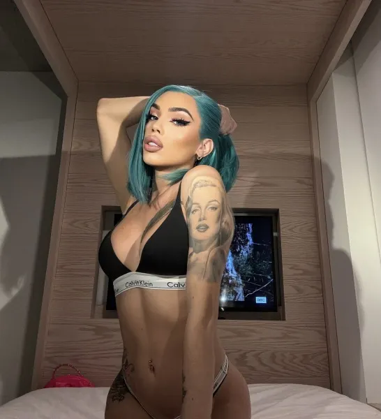 Hanna, Brazilian trans escort in Dubai — photo 12