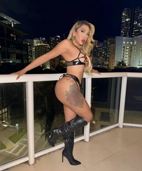 Isabella, trans escort in Dubai — photo 15