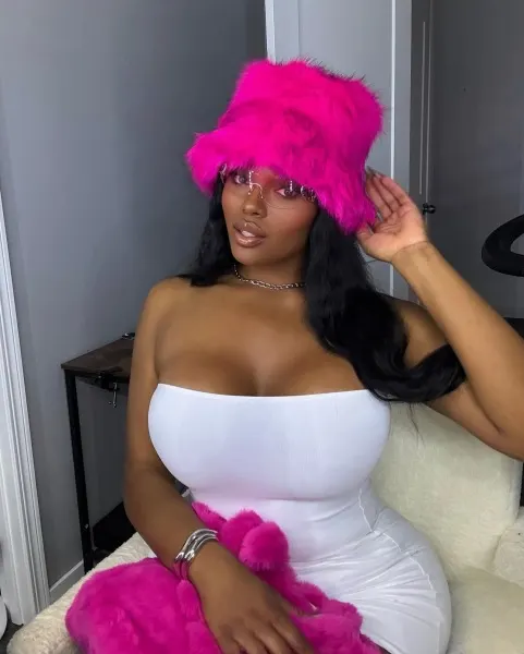 Jade, Brazilian trans escort in Dubai — photo 5
