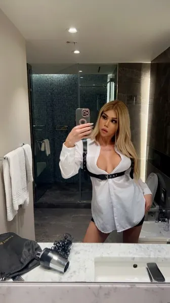 Juliana, trans escort in Dubai — photo 17