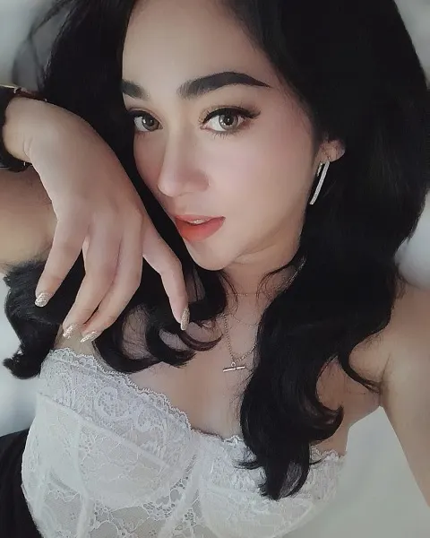 Karla, Asian trans escort in Dubai โ photo 13