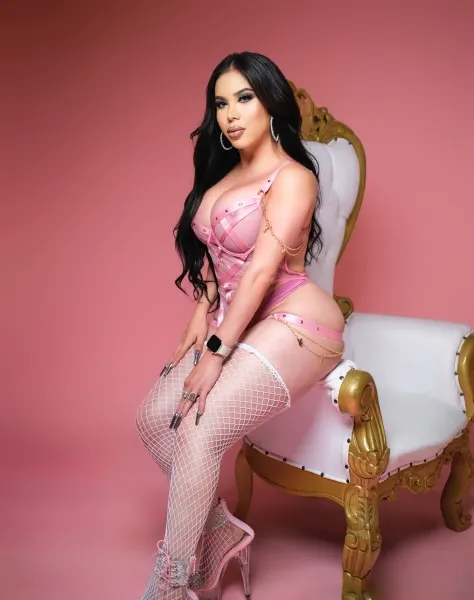 Karla, trans escort in Dubai โ photo 16