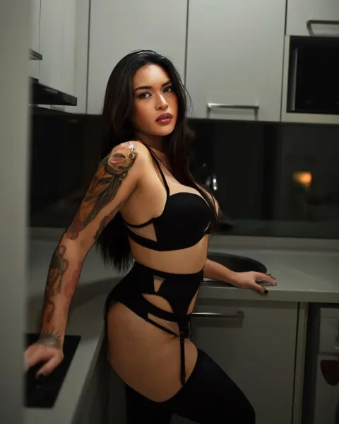 Kayla, Thai trans escort in Dubai — photo 6