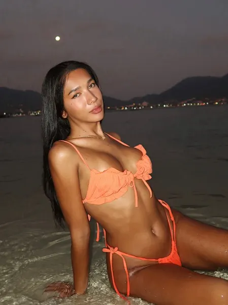 Kayla, Asian trans escort in Dubai โ photo 6