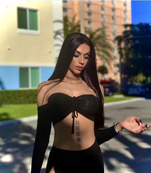 Kim, trans escort in Dubai — photo 11