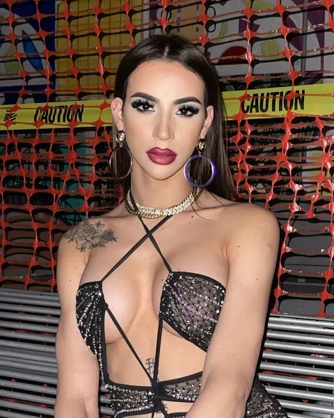 Kim, trans escort in Dubai — photo 16