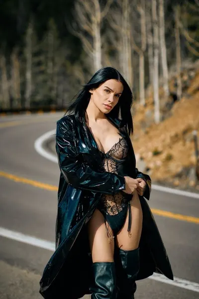 Larissa, Brazilian trans escort in Dubai — photo 9