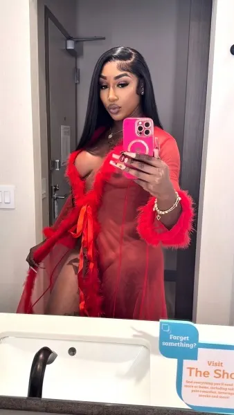 Larissa, Brazilian trans escort in Dubai
