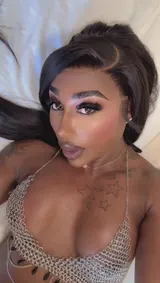 Larissa, Brazilian trans escort in Dubai — photo 2