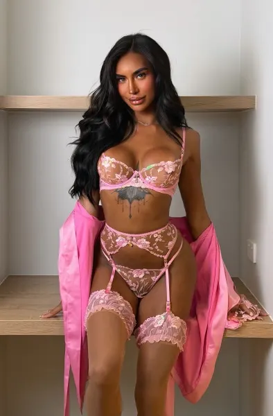 Leticia, Asian trans escort in Dubai