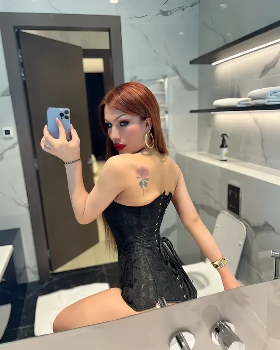 Luna, Brazilian trans escort in Dubai — photo 11