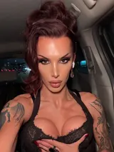 Mel, Brazilian trans escort in Dubai — photo 4