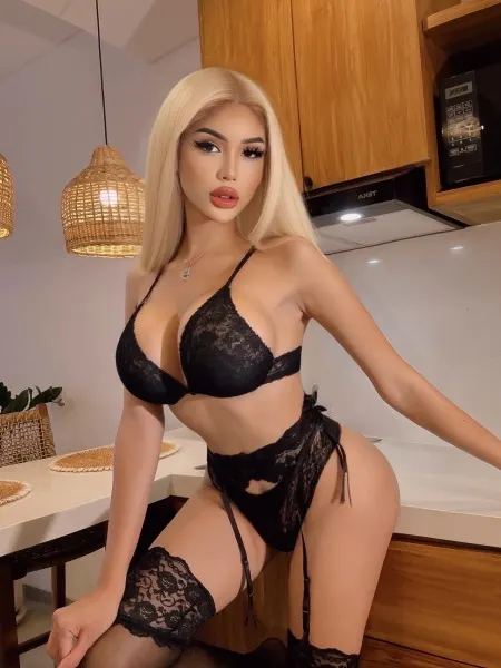 Mel, Asian trans escort in Dubai โ photo 13