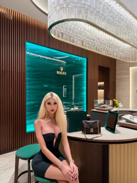 Mel, Asian trans escort in Dubai โ photo 2