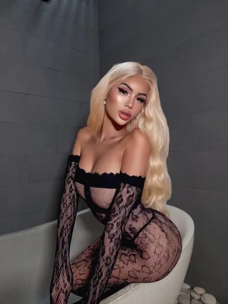 Mel, Asian trans escort in Dubai โ photo 7