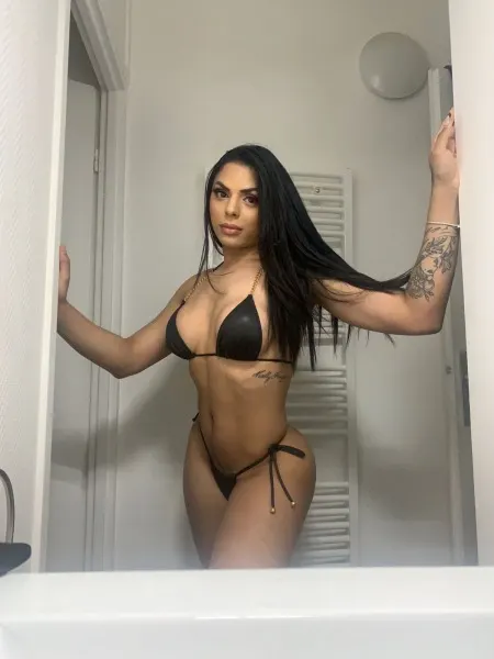 Melissa, Brazilian trans escort in Dubai — photo 10