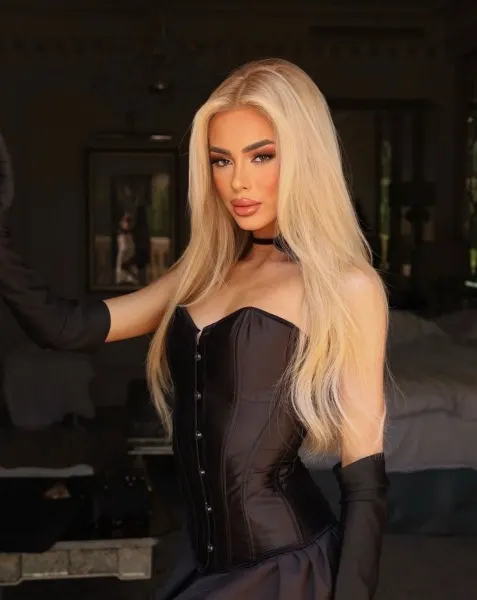 Mina, trans escort in Dubai — photo 3
