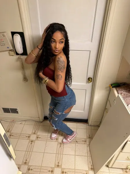 Naomi, Brazilian trans escort in Dubai โ photo 2