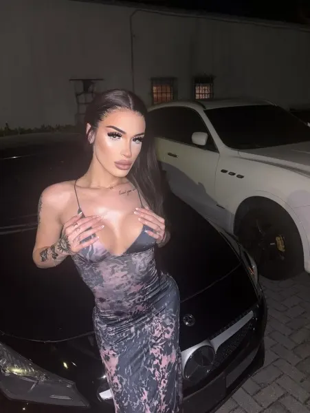 Naomi, Russian trans escort in Dubai โ photo 7