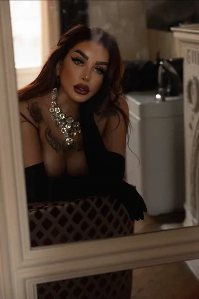 Nathalia, Asian trans escort in Dubai